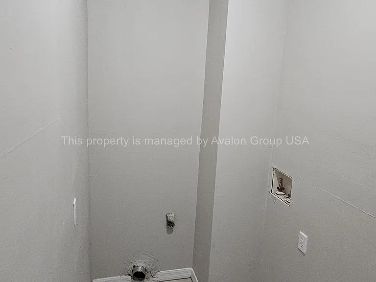 2415 N Canal St — Photo 16