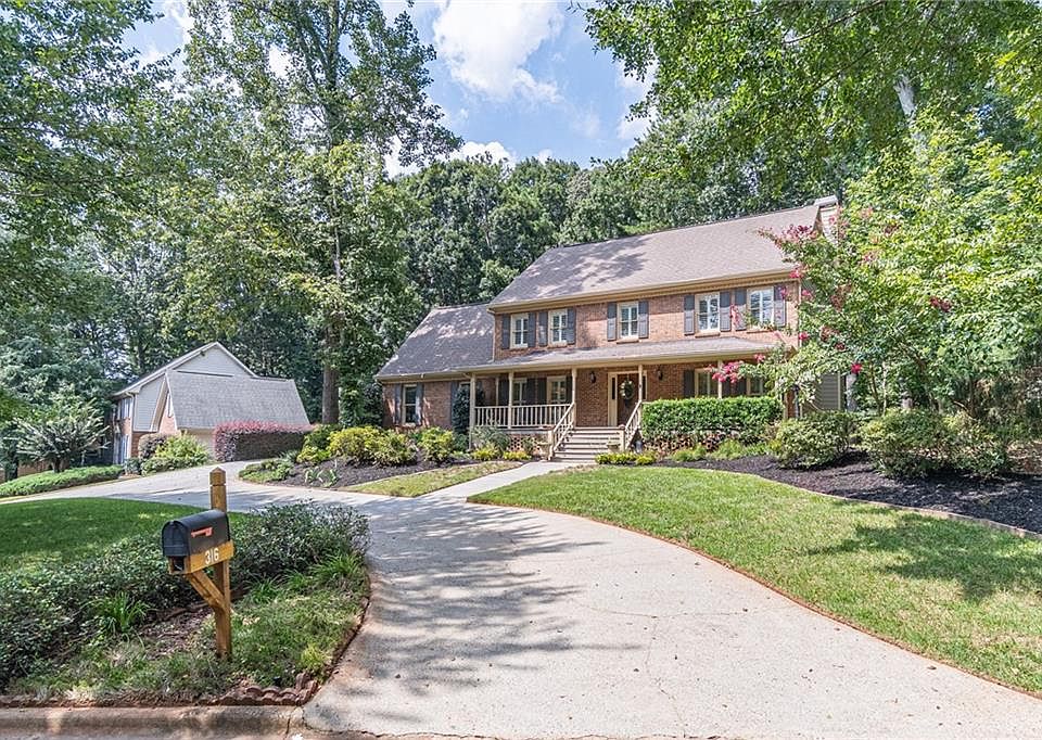 1st image of 316 Coopers Pond Dr