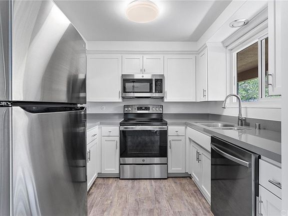 5th image of 23045 Maple Ave Unit A