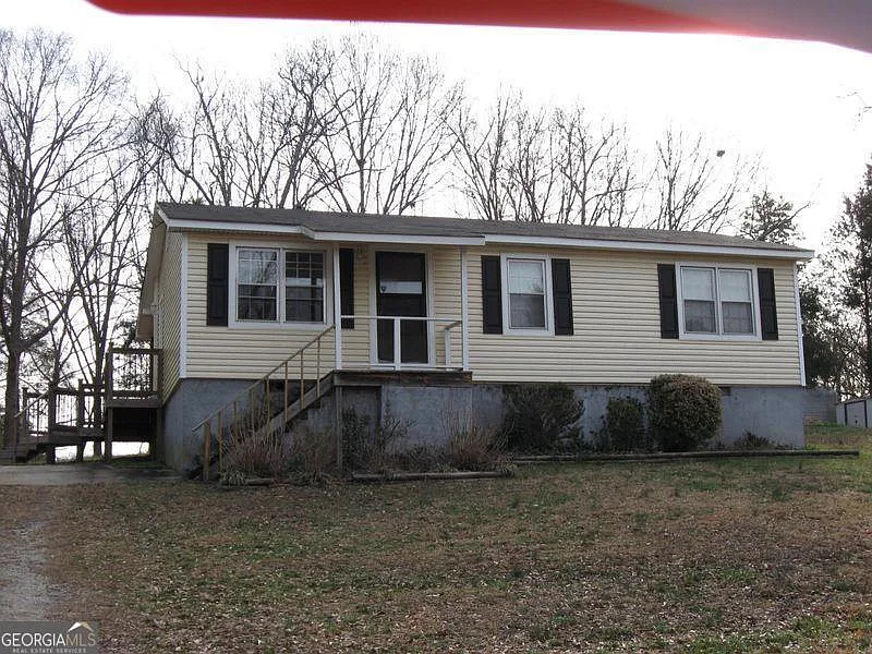 612 N McDonough Rd photo 1