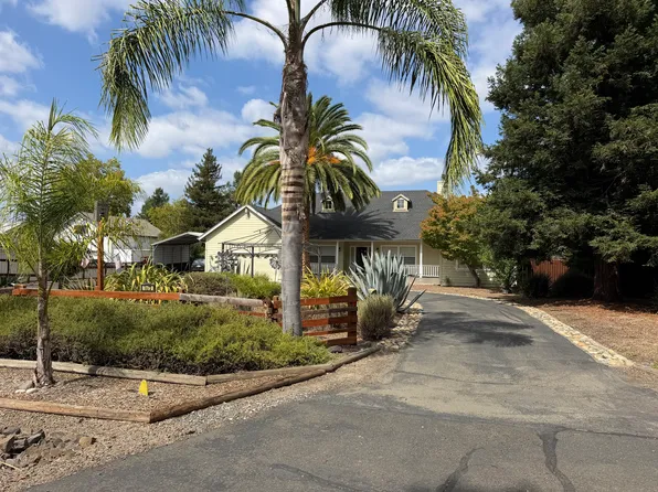1973 Weiss Ln, Penngrove, CA 94951