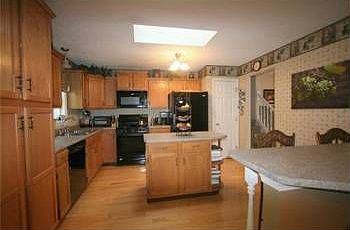 5th image of 126 Woodland Dr