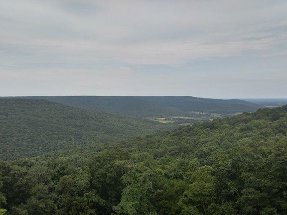 4th image of 244 Sunset Bluff Dr