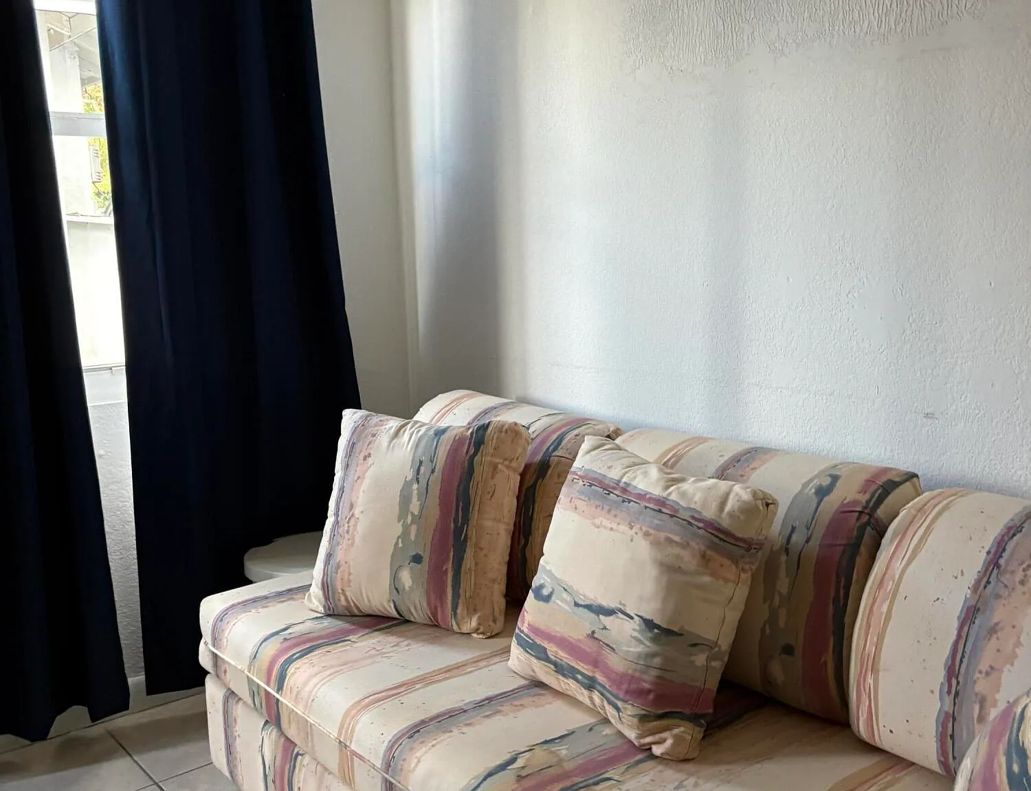 1 bed, 1.0 bath, 690 sqft, $1,590 — Photo 2