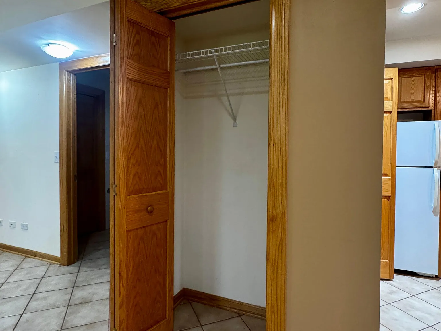 Studio, 700 sqft, $1,850 — Photo 3