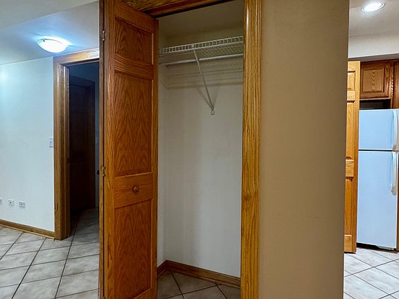 3rd image of 2435 W Superior St
