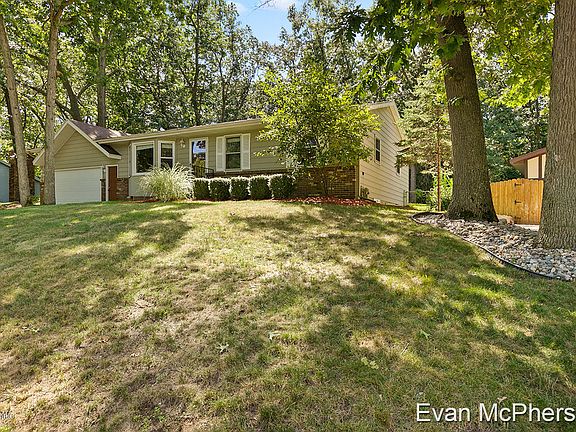 2nd image of 2433 Glenvalley Ave NW