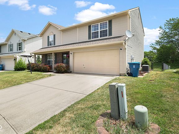 3rd image of 711 Treyburn Lakes Way