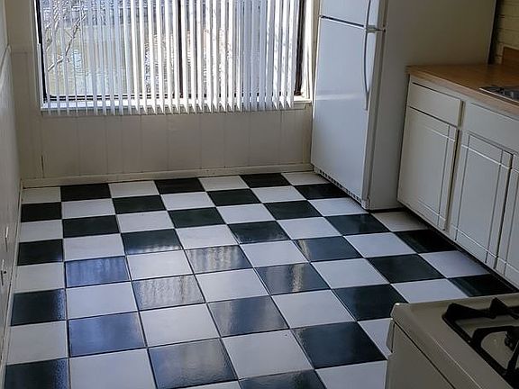 4th image of 1928 N Hidden Creek Cir #1