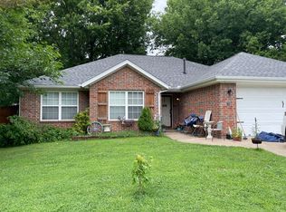 70 Rob St, Farmington, AR 72730