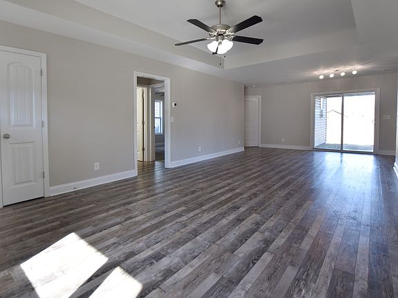 3rd image of 2921 Feng Way