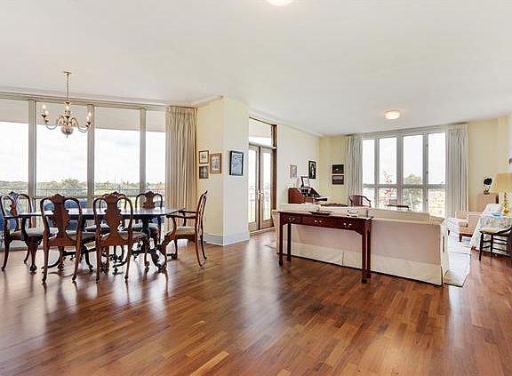 5th image of 170 Walnut St APT 4C
