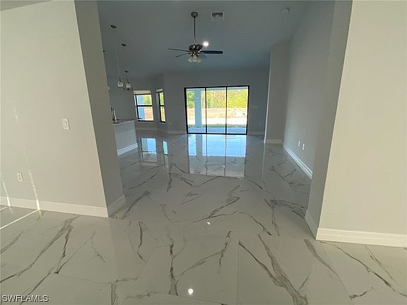 4th image of 1115 Henry Ave