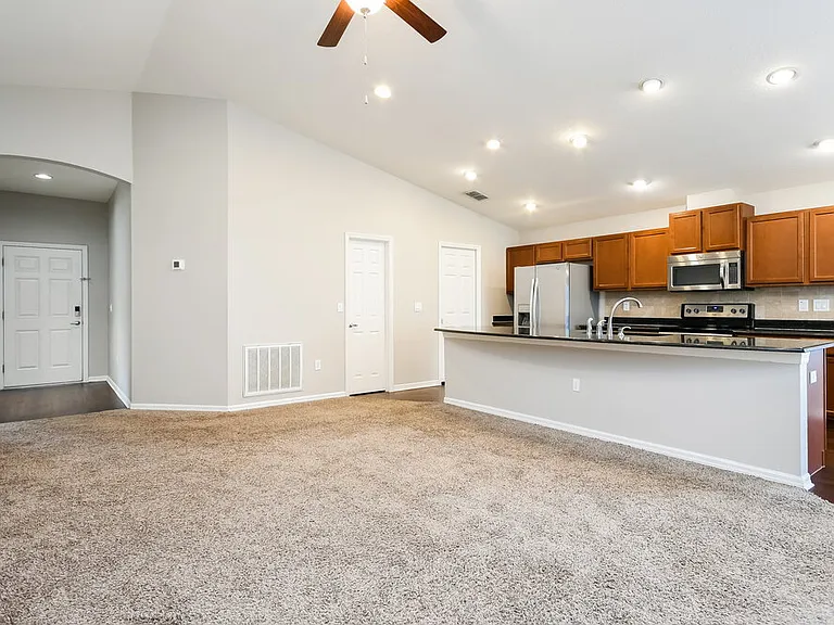 4736 Summerfield Cir — Photo 5
