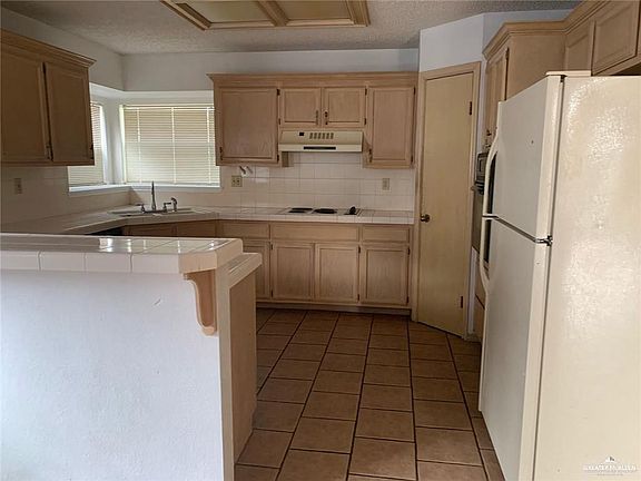 5th image of 1932 Zenaida Ave