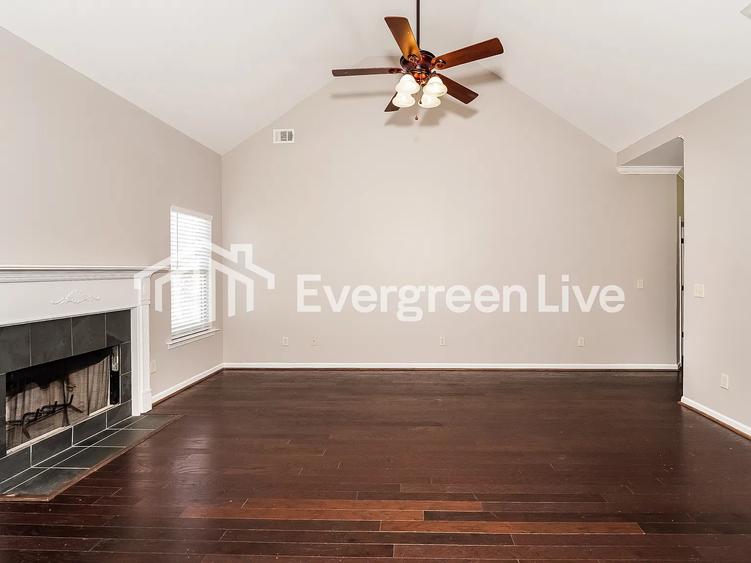 3 bed, 2.0 bath, 1573 sqft, $1,745 — Photo 3