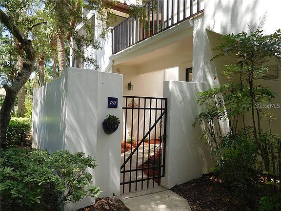4th image of 521 Via Verona Dr #101