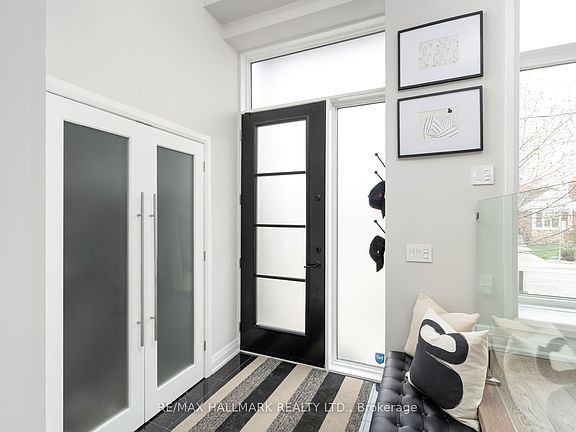 3rd image of 53 Northbrook Rd