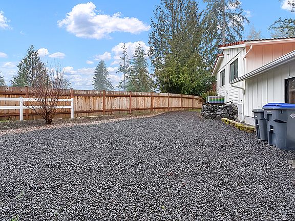4th image of 160 E Lakeland Way