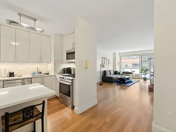 2nd image of 300 E 40th St APT 6-N