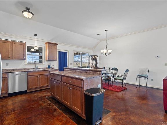 4th image of 834 Bayou Vista Dr