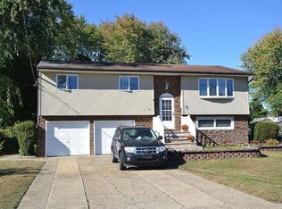 99 Andrew Ave, Islip Terrace, NY 11752