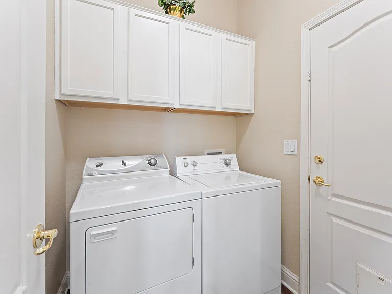 1121 Galston Dr — Photo 11