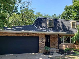 3 Meadowbrook Dr, Geneseo, IL 61254