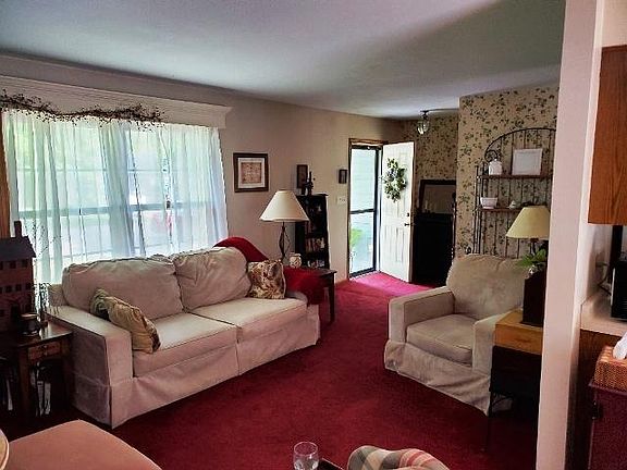 2nd image of 1104 Sand St