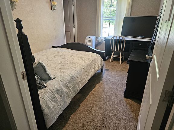 4th image of 291 Wood Ln
