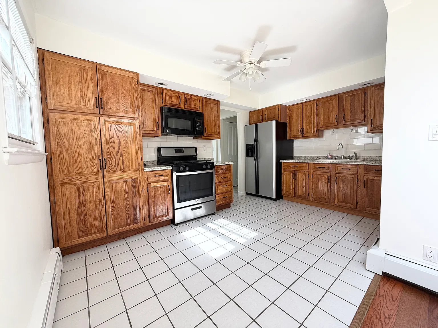 2 bed, 1238 sqft, $2,000 — Photo 4
