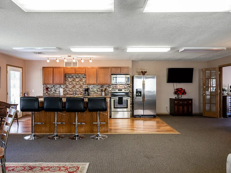 Ashford Apartments — Photo 14