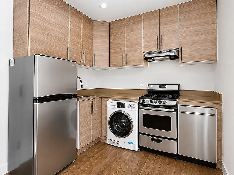 372 2nd St #2B — Photo 3