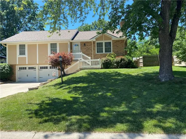 302 Manor St, Warrensburg, MO 64093
