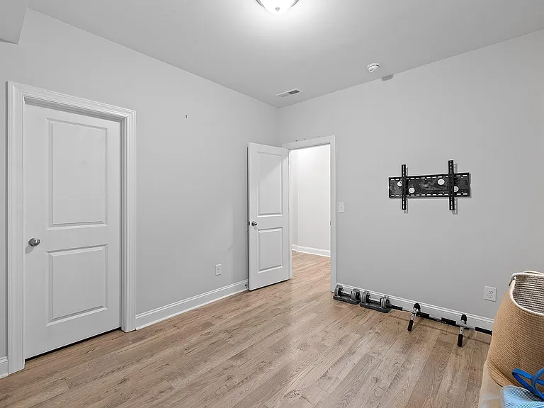 1127 Breadsell Ln — Photo 37