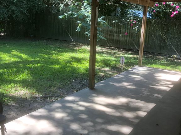 2nd image of 4844 Lee St