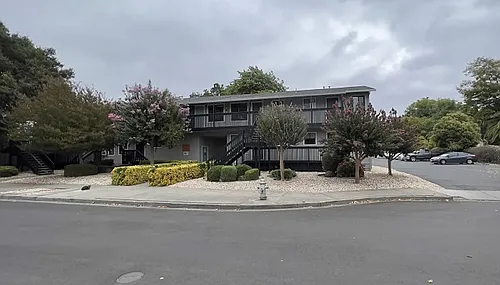 Bridgeview Apartments Photo 1