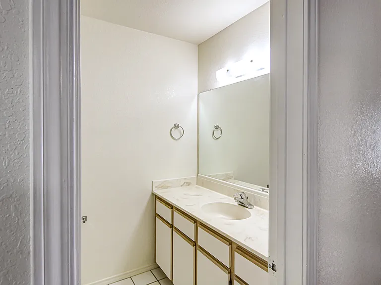 Oak Terrace Apartments — Photo 8