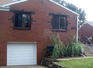 1823 Greentree Rd, Pittsburgh, PA 15220