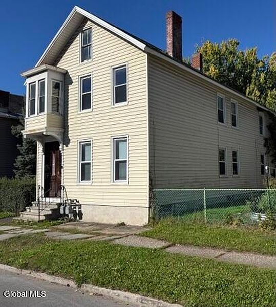 2nd image of 749 5th Avenue