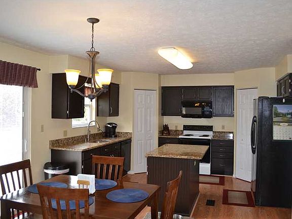 4th image of 108 Hazelwood Dr