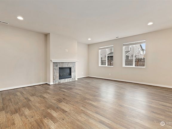4th image of 9022 Silverspot Drive SE