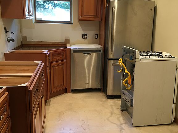 3rd image of 327 Carroll St #1