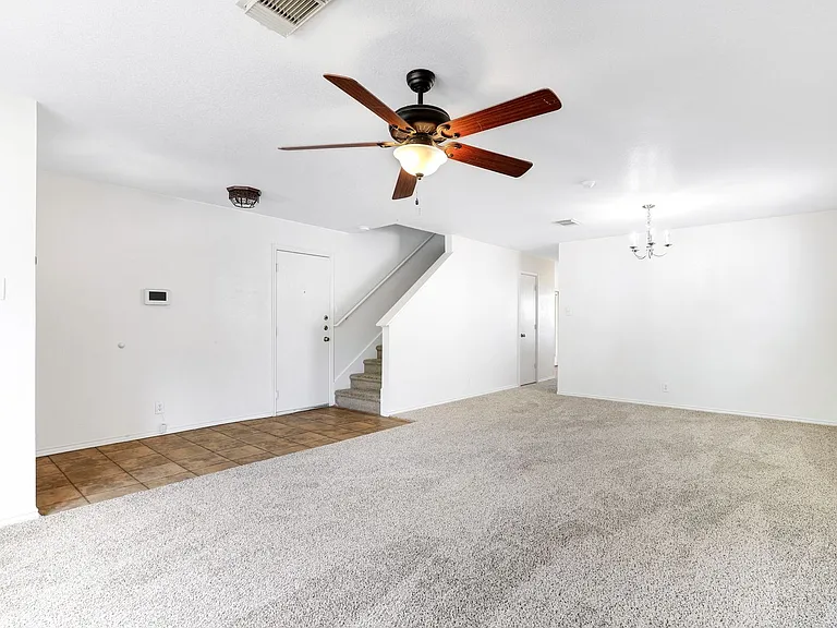 10106 Amber Flora Dr — Photo 4