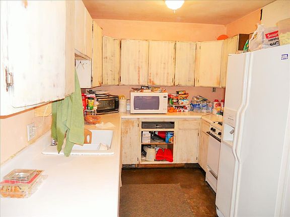 3rd image of 17667 Scherzinger Ln
