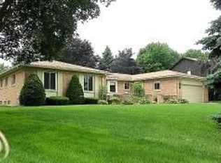 21341 Parklane Rd, Farmington Hills, MI 48335