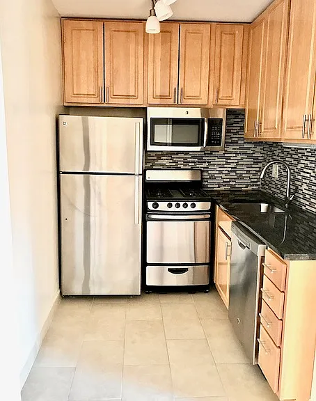 1824 N Lincoln Park W #303 — Photo 16