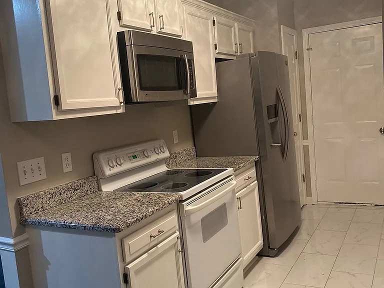 3911 Landover Dr — Photo 10