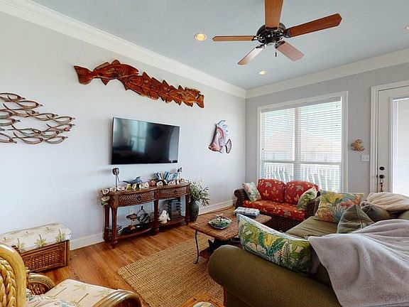 5th image of 856 Gulf Cedar Dr