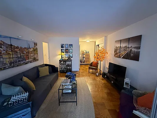 Living room, photo 2